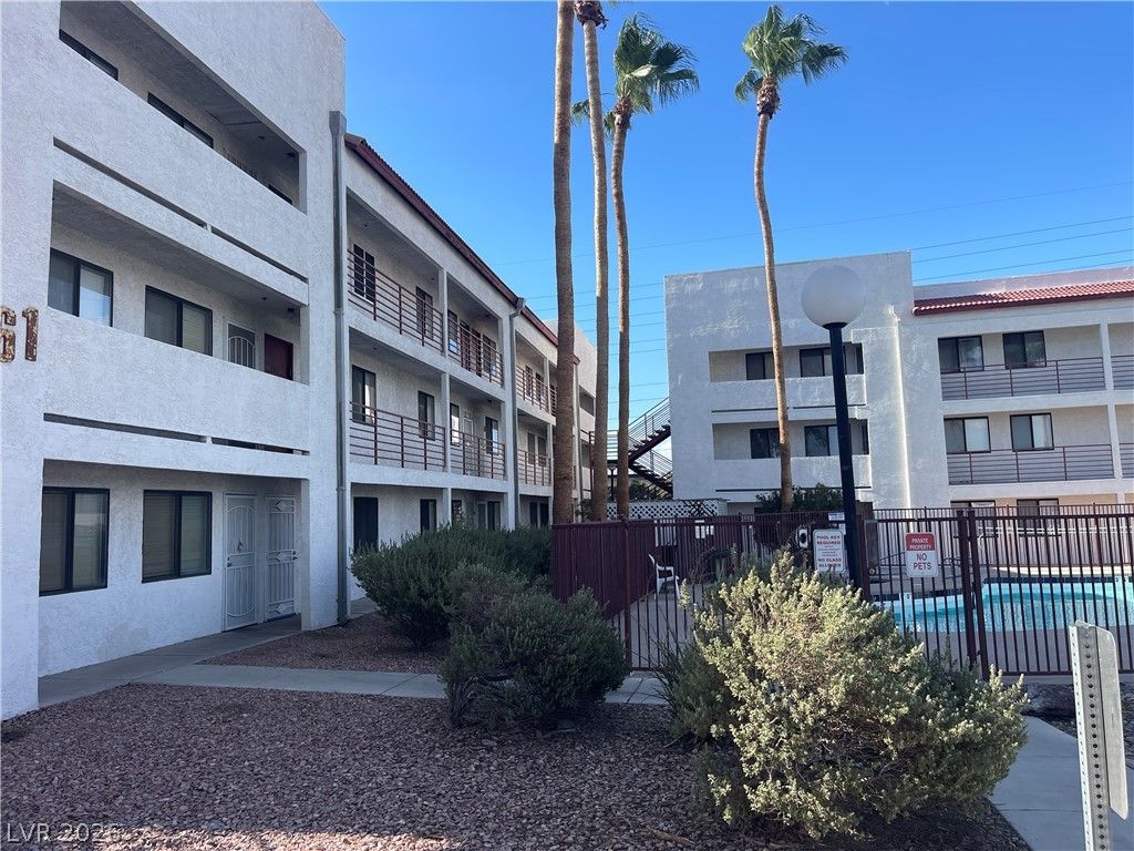 1361 East University Avenue 105, Las Vegas, NV 89119