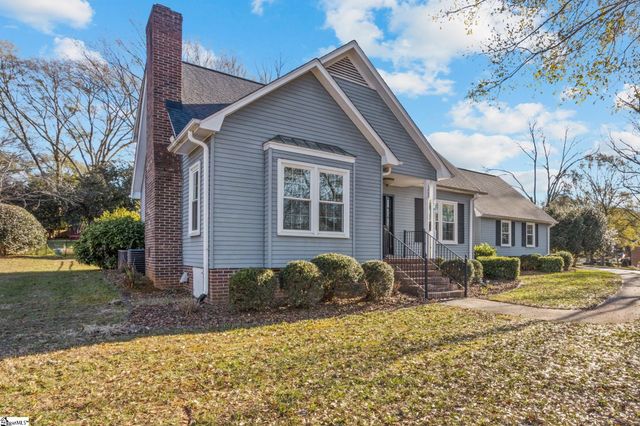 1202 Plantation Drive, Simpsonville, SC 29681