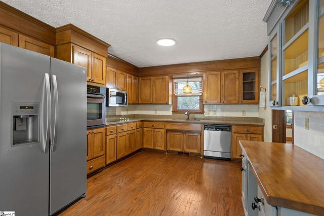 1202 Plantation Drive, Simpsonville, SC 29681