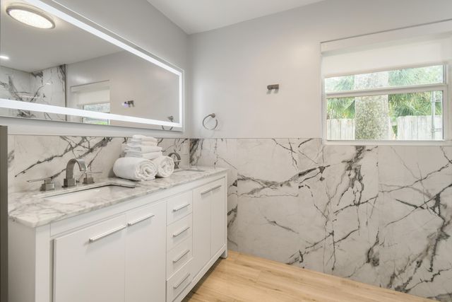 400 Tequesta Drive, Tequesta, FL 33469