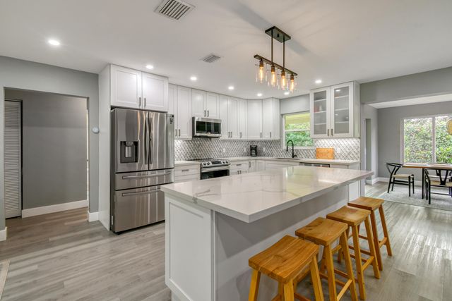 400 Tequesta Drive, Tequesta, FL 33469