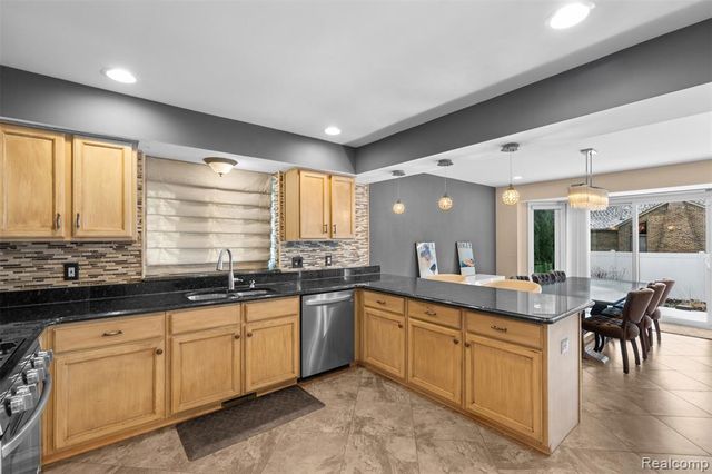 4346 Curry Drive, Sterling Heights, MI 48314