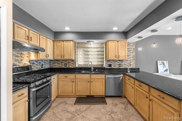 4346 Curry Drive, Sterling Heights, MI 48314