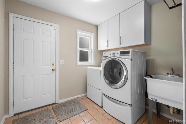 4346 Curry Drive, Sterling Heights, MI 48314