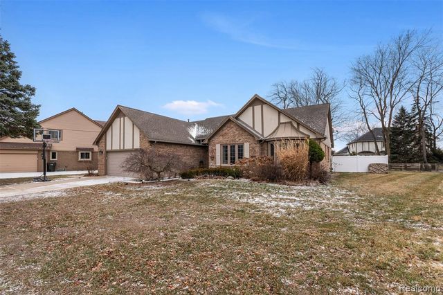 4346 Curry Drive, Sterling Heights, MI 48314