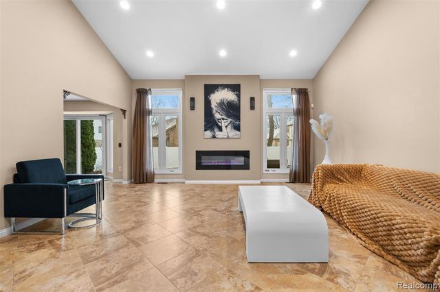 4346 Curry Drive, Sterling Heights, MI 48314