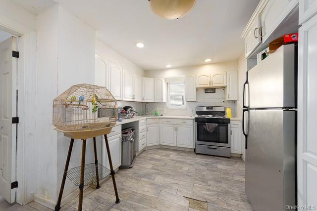 580 Maple Street, West Hempstead, NY 11552