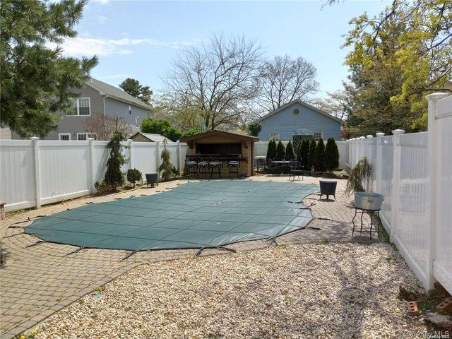 580 Maple Street, West Hempstead, NY 11552