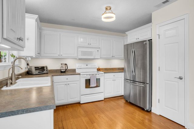 109 Runnymeade Lane, Spartanburg, SC 29301