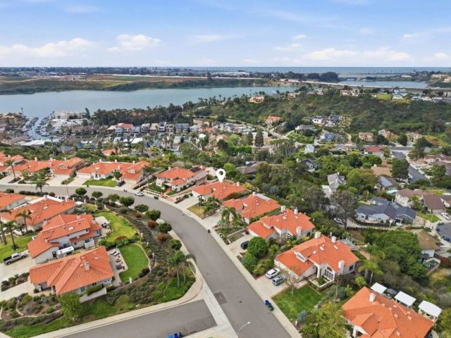 4425 Sunnyhill Drive, Carlsbad, CA 92008