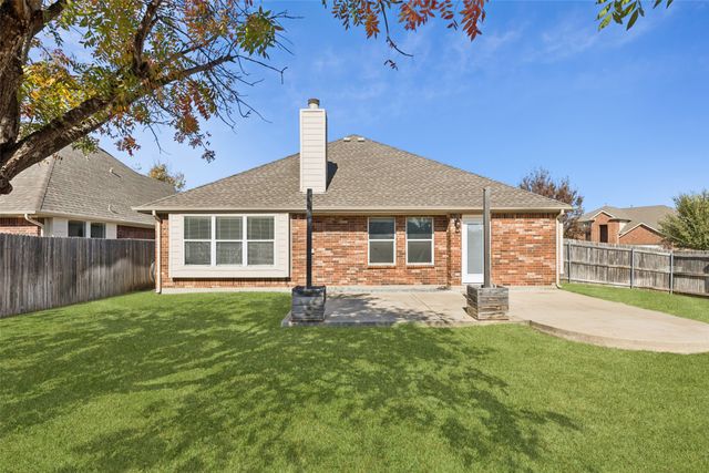 5801 Greenmeadow Drive, Denton, TX 76226