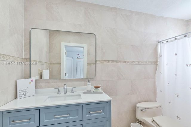 17420 SW 84th Ct, Palmetto Bay, FL 33157