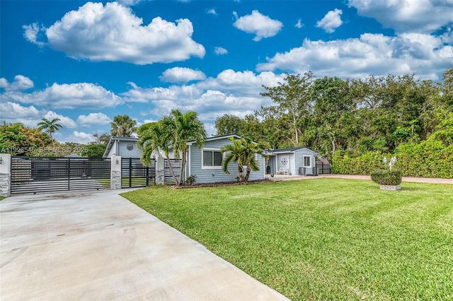 17420 SW 84th Ct, Palmetto Bay, FL 33157