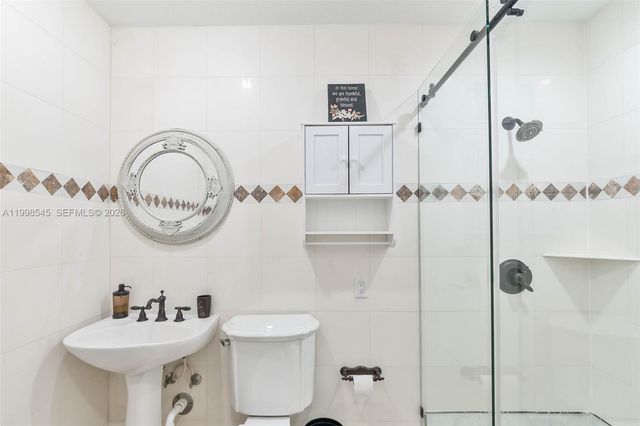 17420 SW 84th Ct, Palmetto Bay, FL 33157