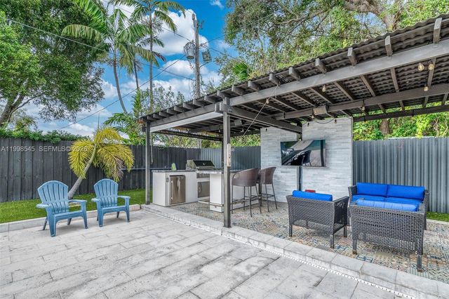 17420 SW 84th Ct, Palmetto Bay, FL 33157