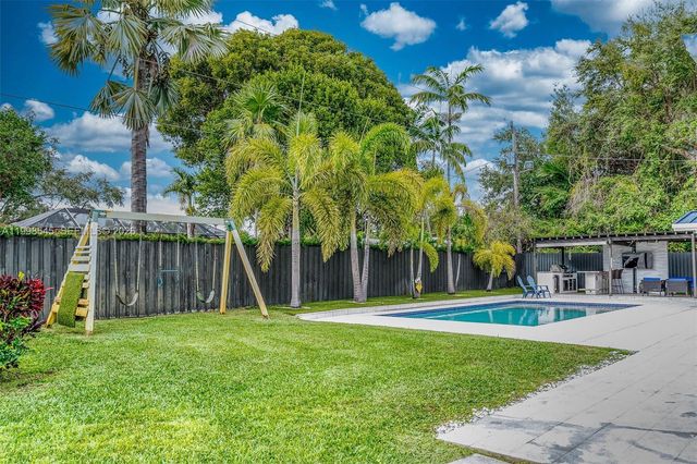 17420 SW 84th Ct, Palmetto Bay, FL 33157