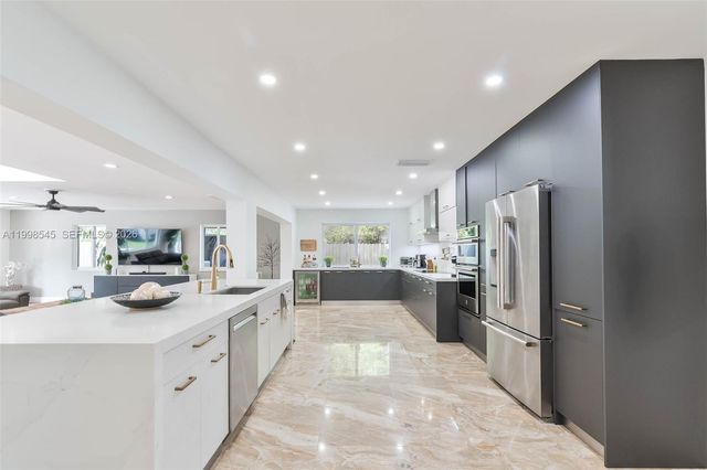 17420 SW 84th Ct, Palmetto Bay, FL 33157