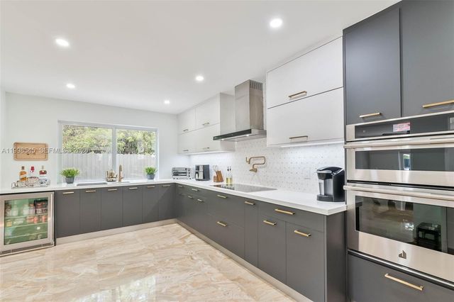 17420 SW 84th Ct, Palmetto Bay, FL 33157