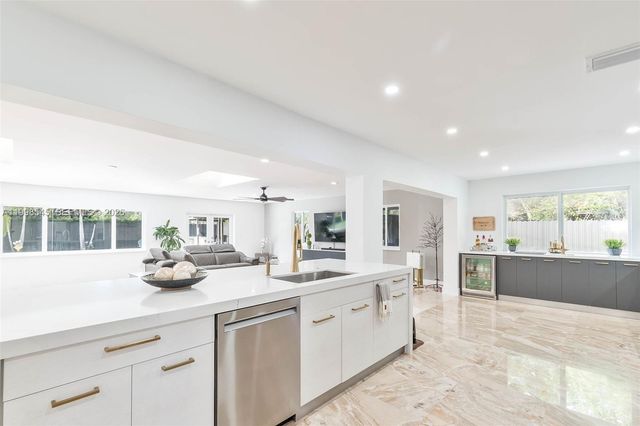 17420 SW 84th Ct, Palmetto Bay, FL 33157