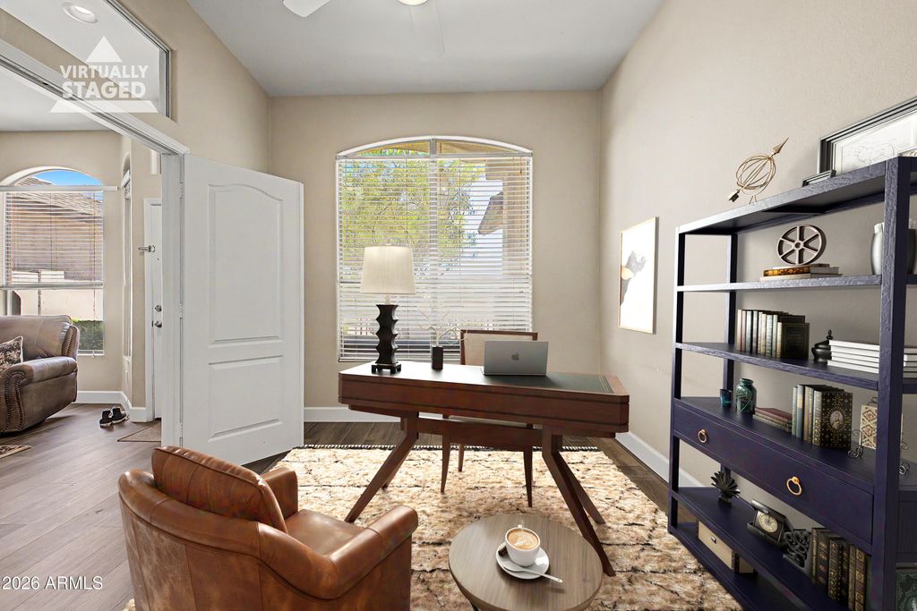 Image 11 of property listing at 6526 W ORAIBI Drive, Glendale, AZ 85308