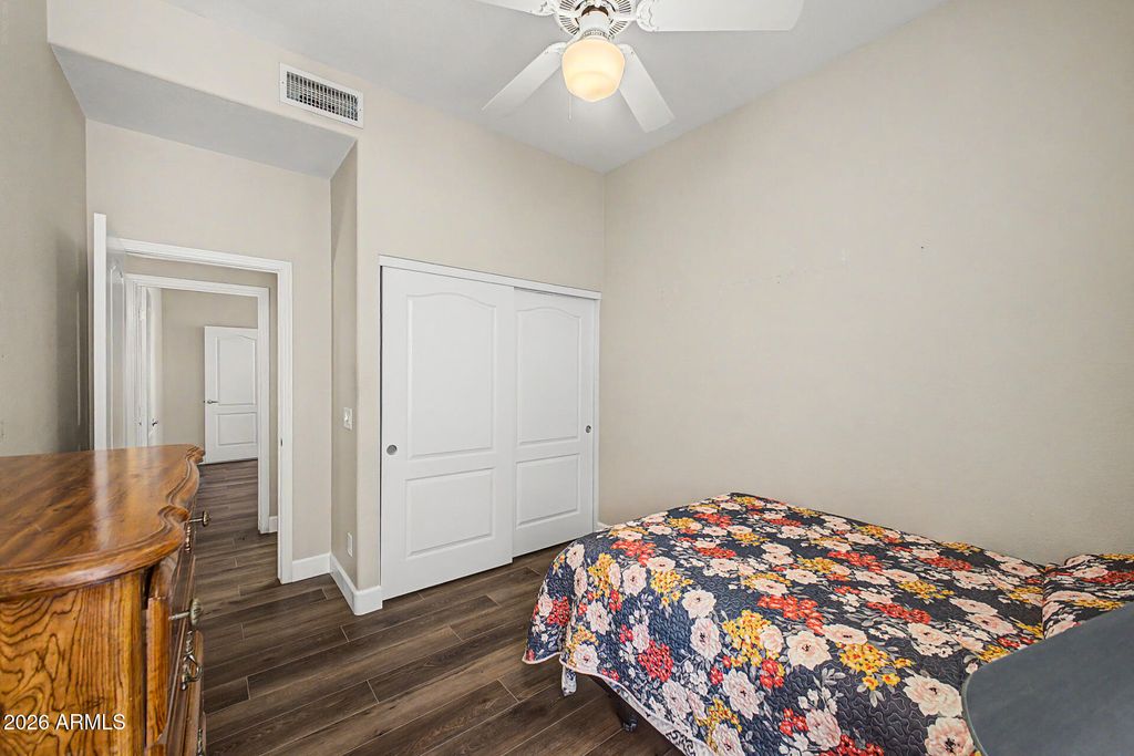 Image 24 of property listing at 6526 W ORAIBI Drive, Glendale, AZ 85308