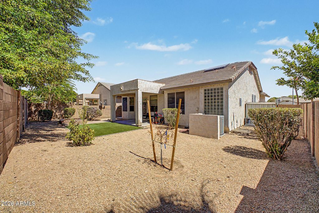 Image 27 of property listing at 6526 W ORAIBI Drive, Glendale, AZ 85308