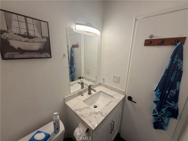 9702 Via Roma, Burbank, CA 91504