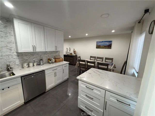 9702 Via Roma, Burbank, CA 91504