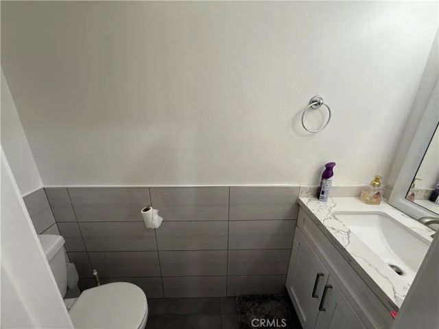 9702 Via Roma, Burbank, CA 91504