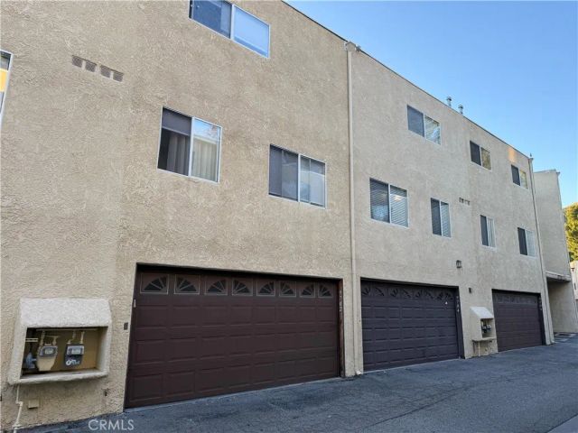 9702 Via Roma, Burbank, CA 91504