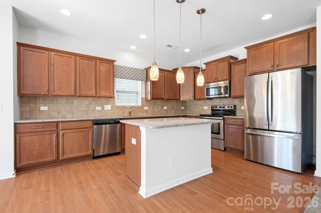 2059 Blue Iris Drive, Matthews, NC 28104