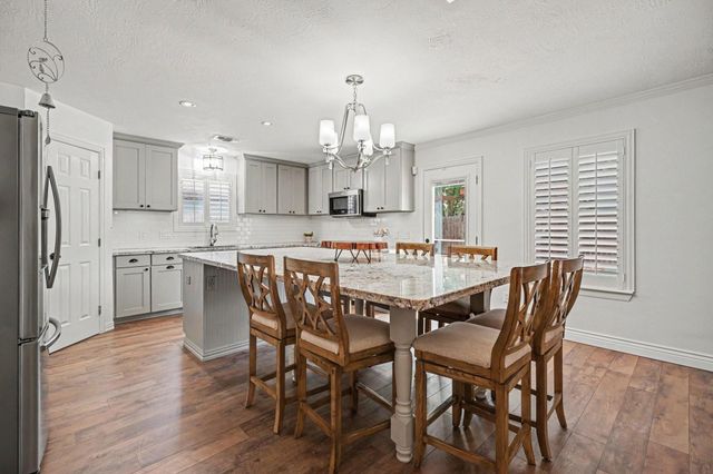 2890 Colony Cone Cir, Dickinson, TX 77539