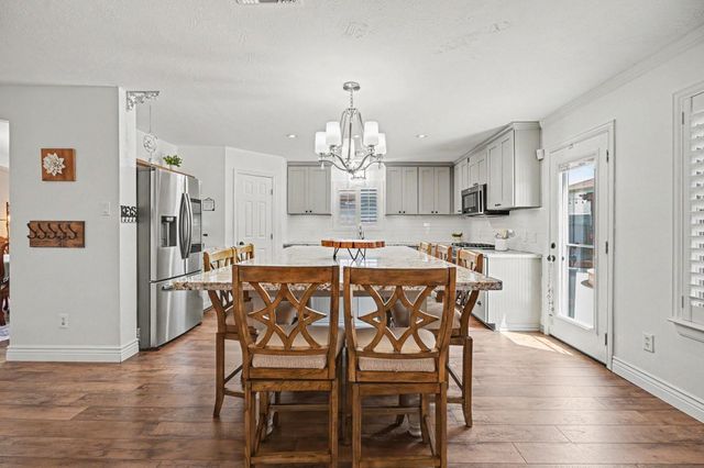 2890 Colony Cone Cir, Dickinson, TX 77539