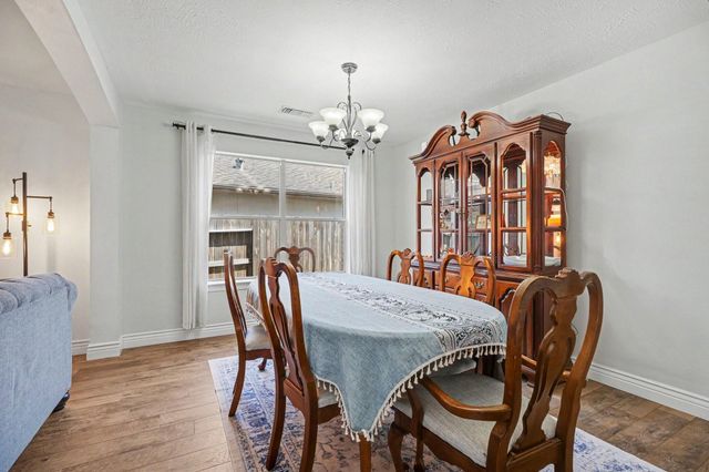 2890 Colony Cone Cir, Dickinson, TX 77539