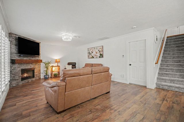 2890 Colony Cone Cir, Dickinson, TX 77539