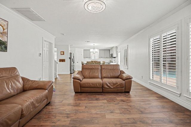 2890 Colony Cone Cir, Dickinson, TX 77539