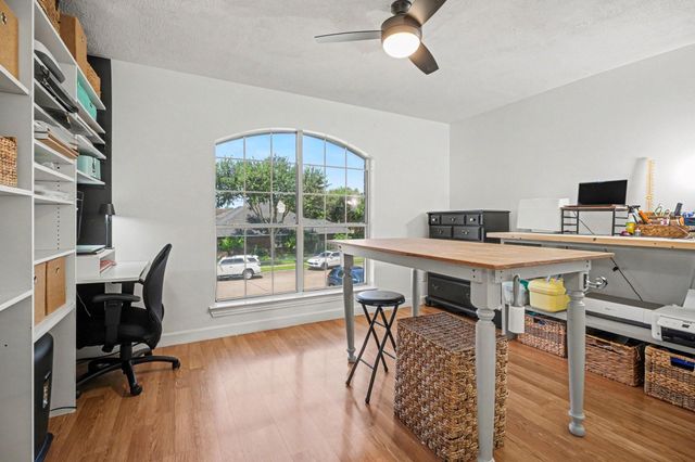 2890 Colony Cone Cir, Dickinson, TX 77539