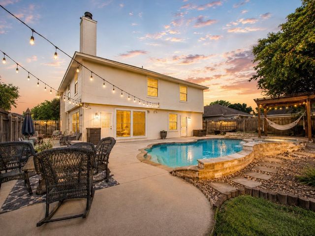 2890 Colony Cone Cir, Dickinson, TX 77539