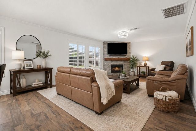 2890 Colony Cone Cir, Dickinson, TX 77539