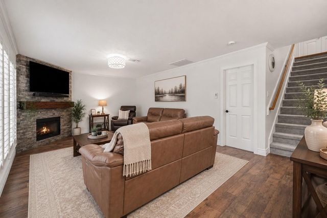 2890 Colony Cone Cir, Dickinson, TX 77539