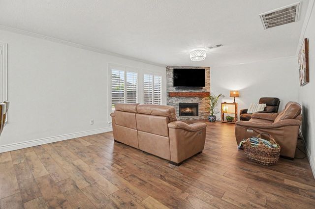 2890 Colony Cone Cir, Dickinson, TX 77539