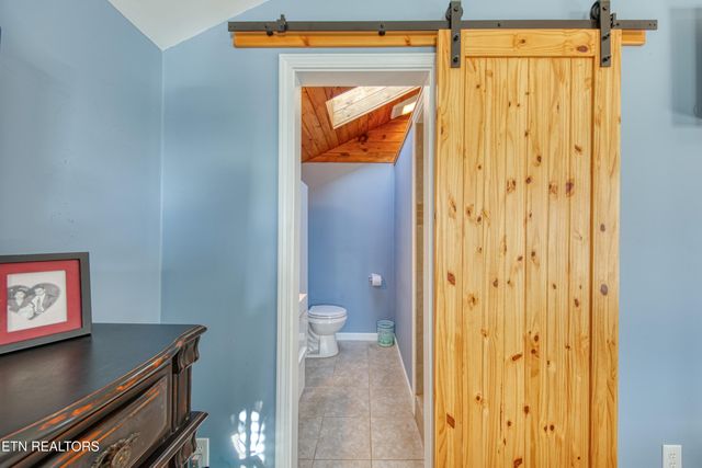 2000 Shangri La Drive, Knoxville, TN 37914