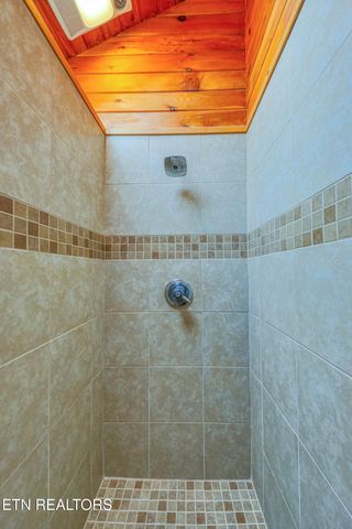 2000 Shangri La Drive, Knoxville, TN 37914