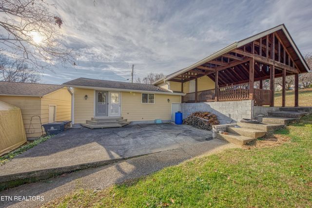 2000 Shangri La Drive, Knoxville, TN 37914