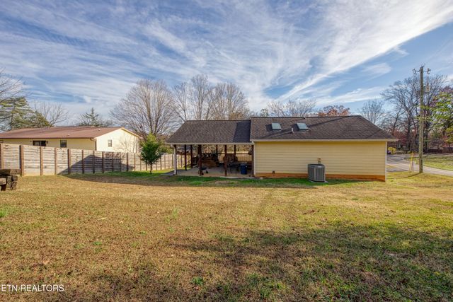 2000 Shangri La Drive, Knoxville, TN 37914