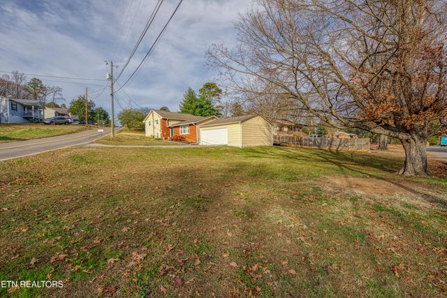 2000 Shangri La Drive, Knoxville, TN 37914