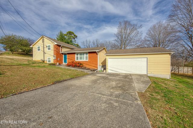 2000 Shangri La Drive, Knoxville, TN 37914