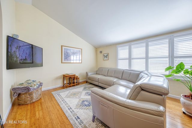 2000 Shangri La Drive, Knoxville, TN 37914