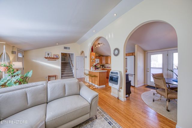 2000 Shangri La Drive, Knoxville, TN 37914