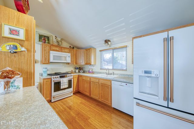 2000 Shangri La Drive, Knoxville, TN 37914